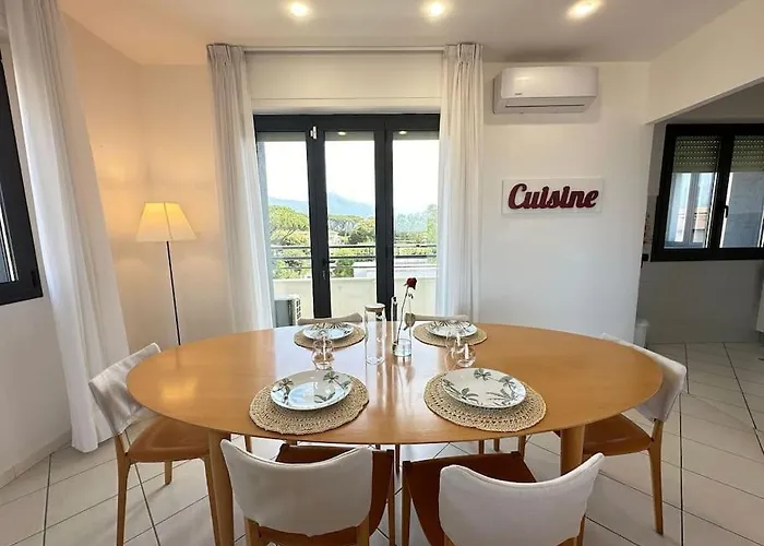 Luxury Pentohuse Near The Marina di Pietrasanta