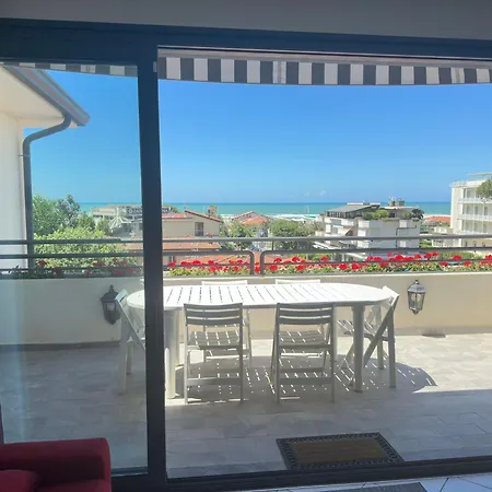 Апартаменты Luxury Pentohuse Near The