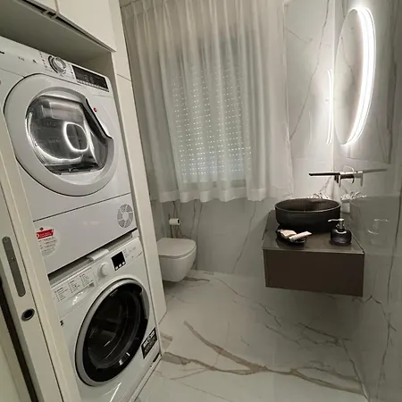 Luxury Pentohuse Near The *