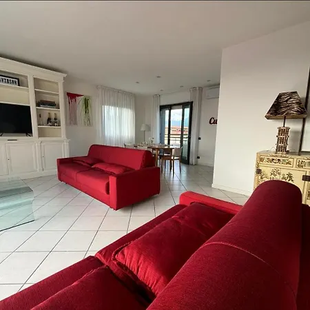 Luxury Pentohuse Near The Marina di Pietrasanta