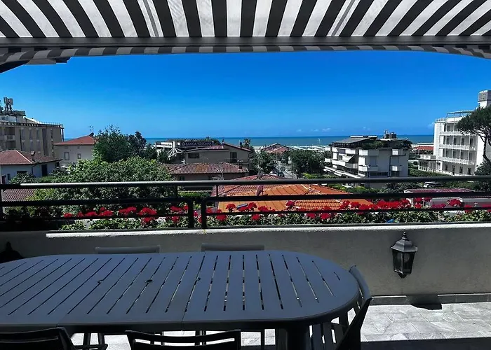 Luxury Pentohuse Near The Марина-ди-Пьетрасанта