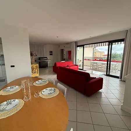 Appartamento Luxury Pentohuse Near The Marina di Pietrasanta