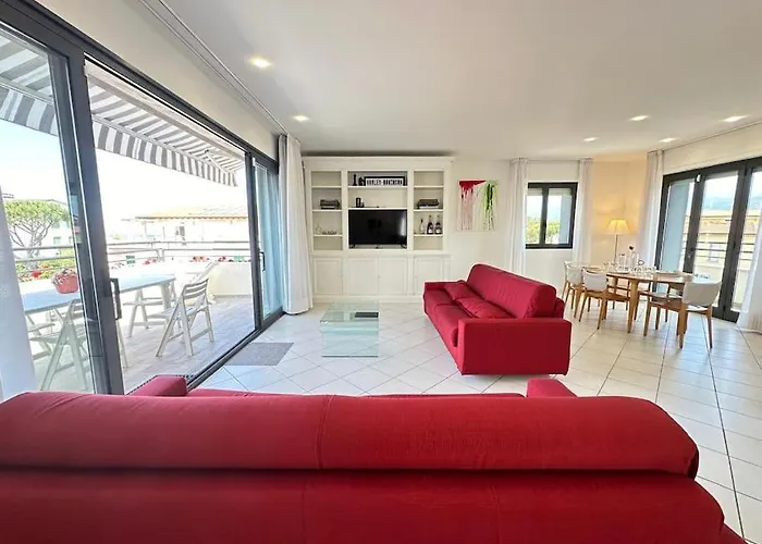 Luxury Pentohuse Near The דירה *